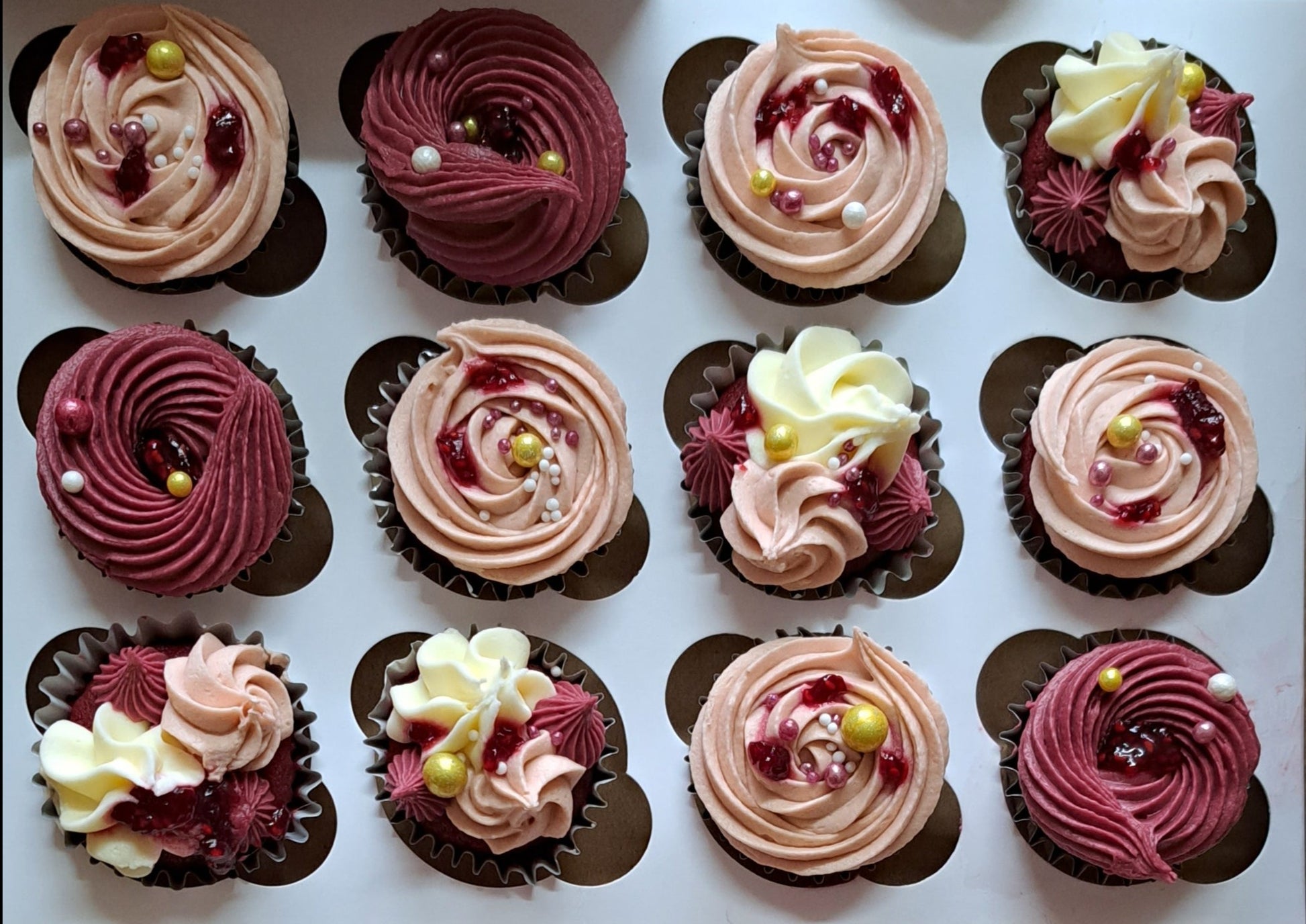 Mini cupcakes with beautiful buttercream swirls